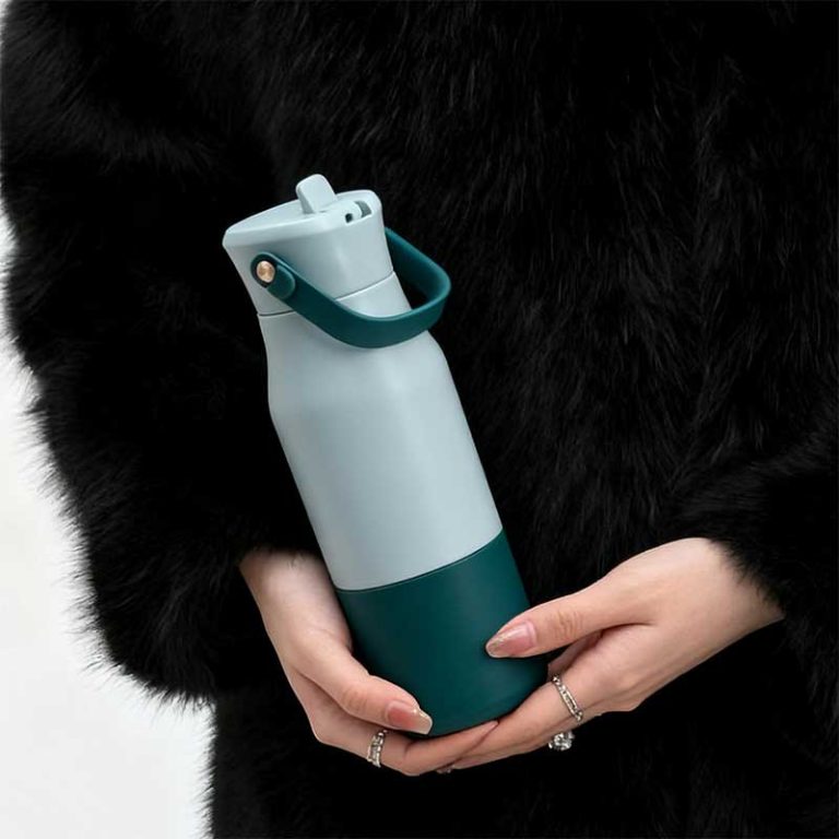 24oz-Two-Tone-Insulated-Bottle-with-Flip-Top-Carry-Lid-14