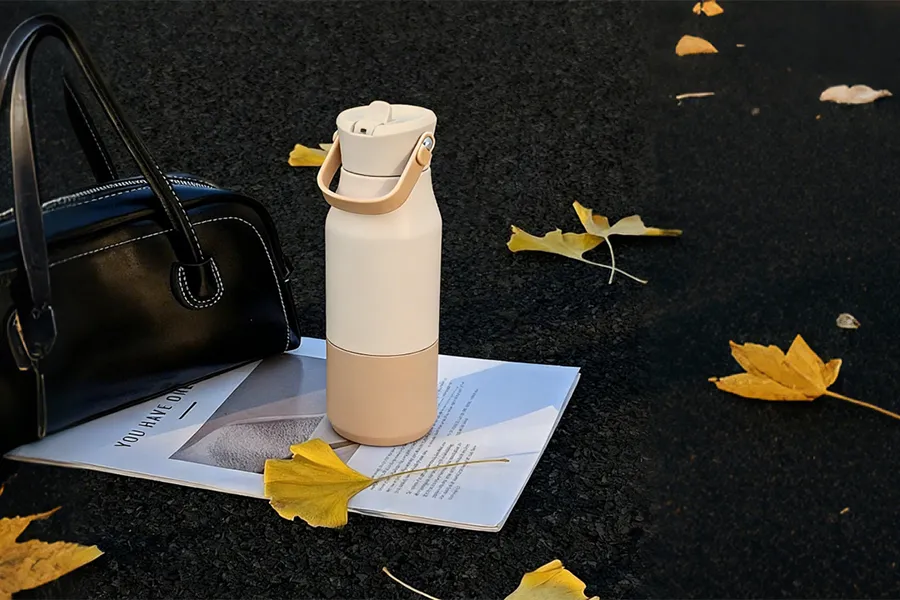 24oz-Two-Tone-Insulated-Bottle-with-Flip-Top-Carry-Lid-2