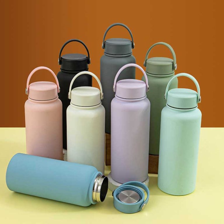 32oz-Insulated-Bottle-with-Carry-Handle-Lid-2